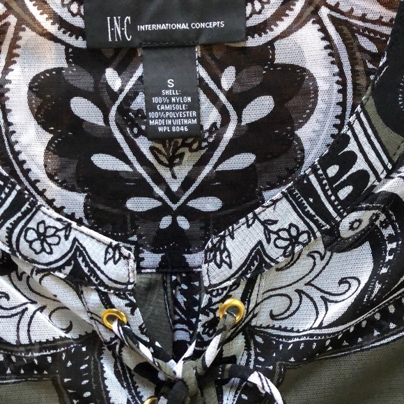 NWOT INC Black & Green with Gold Accents Blouse! - Picture 2 of 4